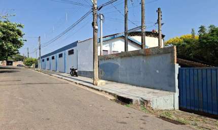RE/MAX VENDE OU ALUGA 2 Galpões Industriais no mesmo terreno em Sao Joao da Boa Vista SP