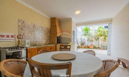 RE/MAX Vende Casa térrea a venda no Condomínio Campos do Conde II - 3 suítes - R$885.000,00 - 183m2 - Paulínia/SP
