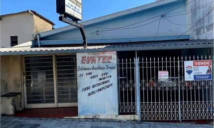RE/MAX Vende Casa Comercial em Vinhedo - SP - R$ 945.000,00