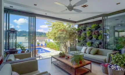 RE/MAX VENDE  CASA  NO BOSQUE DE GREVILEA -VINHEDO,  4 suítes,  445M²  , 4 Vagas  R$ 3.190.000,00