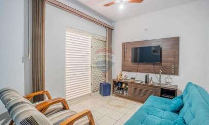 RE/MAX VENDE Casa: 'Seu Refúgio em Campinas: Casa de Vila Perfeita!'