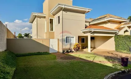 RE/MAX ALUGA Sobrado com 3 quartos, 1 suíte, 4 vagas - 220m², Condomínio Manacás, Paulínia/SP R$7.700,00