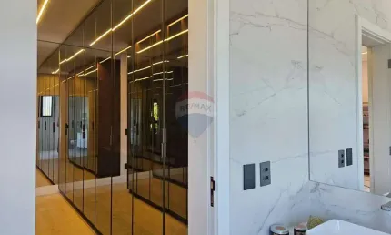 RE/MAX Aluga Casa em condomínio fechado no Campo de Toscana,  Vinhedo - SP por R$30.000,00 o pacote da locação.