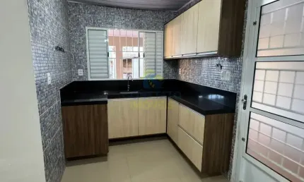 Casa com 2 quartos para alugar na Rua Dois Mil e Cem, 20, Jardim Imperial, Cuiabá