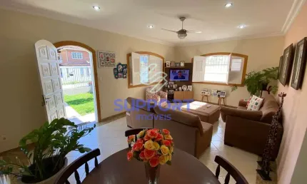 Casa de 6 Quartos à Venda na Enseada Azul,  Linda casa - Guarapari, ES