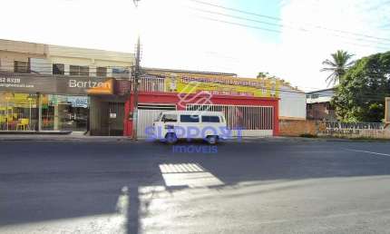 Casa com Ponto comercial no Centro de Guarapari-ES.