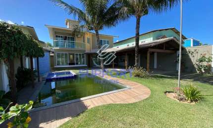 Casa com 5 quartos no bairro Enseada Azul em Guarapari - Próximo às praias de Peracanga e Bacutia