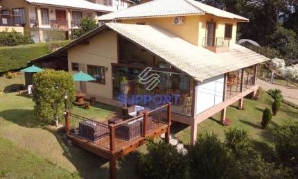 Exuberante Casa de Campo em Condomínio Fechado: Luxo e Natureza em Aracê, Região de Pedra Azul-ES -