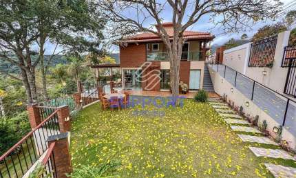 Casa Duplex com Conceito Rústico, Deck com Vista Deslumbrante e 6 Suítes na Montanha Capixaba!