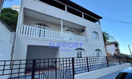 Casa 6 quartos no Ipiranga em Guarapari com 2 salas, varanda ampla e sacada, espaçosa e funcional