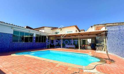 Casa 3 quartos no Jardim Santa Rosa em Guarapari com área ampla, piscina e espaço gourmet completo