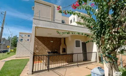Chapada Boulevard - 40m 2 quartos, armarios planejados; pisos laminados; Prox. Unic Beira Rio