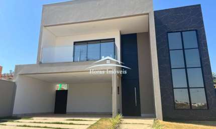 Casa de luxo à venda em condomínio exclusivo de Cuiabá-MT: 04 quartos, 04 suítes, 2 salas, 5 banheiros, 4 vagas de garagem, 350m².