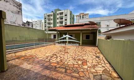 Casa Comercial à Venda em Cuiabá-MT, Bosque da Saúde: 3 Quartos, 1 Suíte, 2 Salas, 5 Vagas de Garagem, 250 m².