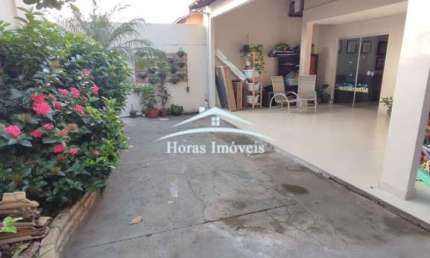 Imperdível oportunidade: Casa à venda em Cuiabá-MT, no bairro Recanto dos Pássaros - Condomínio Solar Moinho, 3 quartos, 2 suítes, 2 salas, 3 banheiros, 2 vagas de garagem, 150m². Venha conferir!