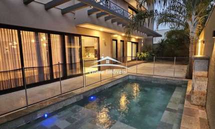 Aluguel de Casa em Condomínio de Luxo em Cuiabá-MT: 3 Quartos, 3 Suítes, 4 Banheiros, 2 Vagas, 350m² no Florais do Valle