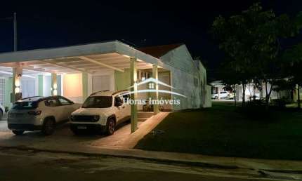 Casa em condomínio fechado com 2 quartos à venda na Avenida das Palmeiras, Jardim Imperial, Cuiabá por R$ 672.000