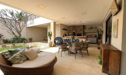 Casa de Alto Padrão com Piscina no Flora Frezzarin em Americana