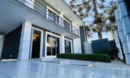 Casa com 4 quartos à venda na Rua Doutor Flávio Zetola, 396, Três Marias, São José dos Pinhais, 330 m2 por R$ 2.100.000
