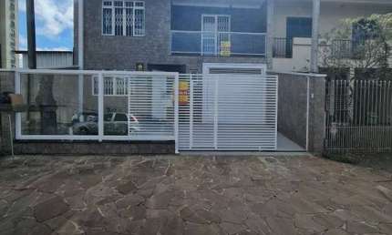 Casa com 3 quartos para alugar na Rua Margarida de Araújo Franco, 1661, Centro, São José dos Pinhais, 150 m2 por R$ 4.200