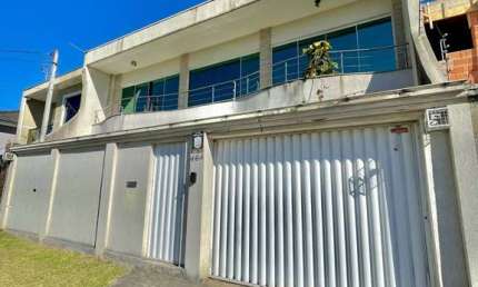 Casa com 6 quartos à venda na Avenida Clemente Précoma, Cruzeiro, São José dos Pinhais por R$ 1.300.000