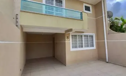 Casa com 3 quartos à venda na Travessa Equador, 60, Cidade Jardim, São José dos Pinhais, 112 m2 por R$ 699.000