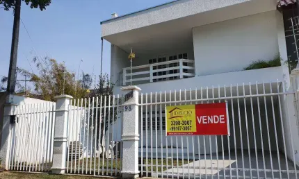 Casa com 3 quartos à venda na Rua Dionizia Itália Bino, 98, Centro, São José dos Pinhais, 251 m2 por R$ 1.300.000