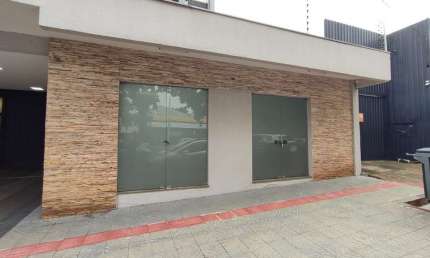 SALA COMERCIAL TÉRREA, ZONA 04, FRENTE P/ RUA, S/ TAXA DE COND.