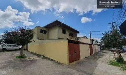Imóvel ideal para investidor, com 2 casas para locação.
