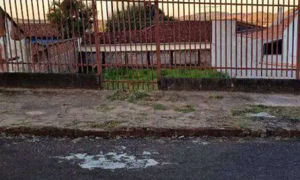Terreno à venda na Rua Henrique Setti, 100, Centro, Jacarezinho