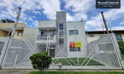 Sobrado com 3 quartos e 1 suíte a venda no Campo Comprido
