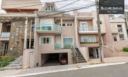 Sobrado com 3 quartos à venda no bairro Pinheirinho
