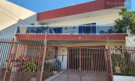 B-Sobrado com 4 dormitórios à venda, 200 m² por R$ 850.000 - Caiuá - Curitiba/PR