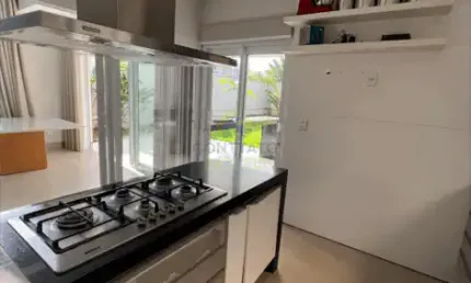 LINDO SOBRADO C/CONSTRUÇÃO MODERNA SEMI MOBILIADO .