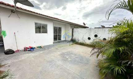 Casa Térrea, Cond. Rio Coxipó, 89m² com 03 quartos, Sendo 01 Suíte, 02 garagens, Valor 3.100,00