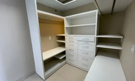 Casa ampliada e completa de móveis planejados,  rio coxipó ,  03 quartos sendo 01 suíte, 02 garagem coberta - valor 5.000,00
