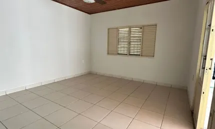Casa Jd Imperial, 02 suíte, 01 quarto, 02 garagem - VALOR  2.400,00