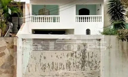 Lindo Sobrado a venda com 275m² contendo 4 quartos 6 banheiros e 4 vagas de garagem