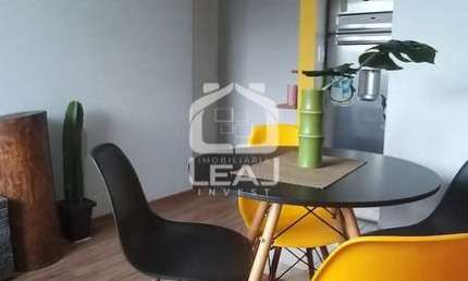 Apartamento á venda possui  40 m², com 2 dormitórios, sala e 1 vaga de garagem. No valor de R$245.0