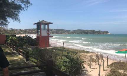 Vendo Maravilhosa casa pé na areia com 4 suítes montada na Praia de Geribá, Búzios porteira fechada