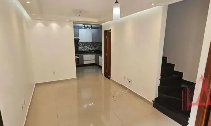 Sobrado em Condomínio Fechado à Venda com 2 dormitórios, 2 vagas de garagem, com 65 m² - Vila Isolina Mazzei