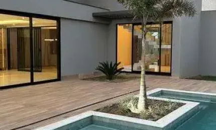 Sobrado para venda possui 330 metros quadrados com 4 quartos
