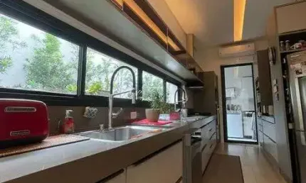 Casa de condomínio térrea para venda com 270 metros quadrados com 4 quartos