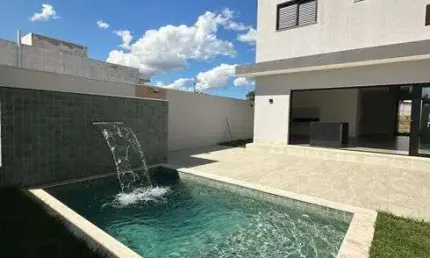 Casa de condomínio sobrado para venda tem 230 metros quadrados com 3 quartos