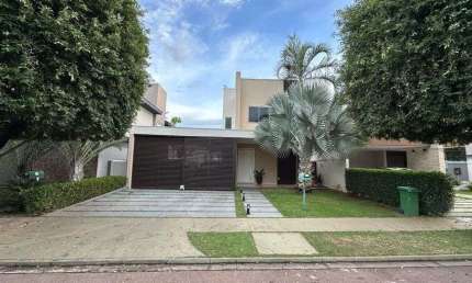Casa de condomínio sobrado para aluguel e venda possui 364 metros quadrados com 3 quartos