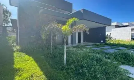 Casa de condomínio térrea para venda tem 179 metros quadrados com 3 quartos