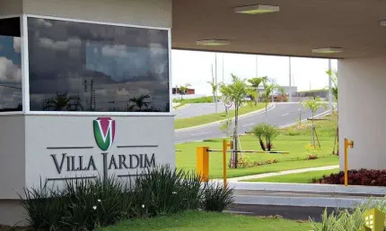 Casa de condomínio para venda possui 960 metros quadrados