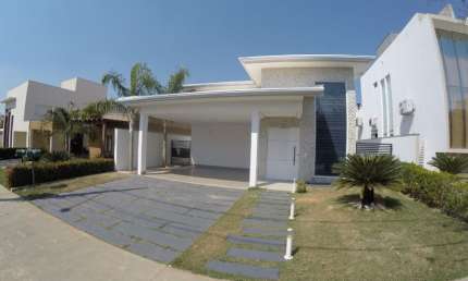 Casa terrae para locação Condominio Beveldere I - Cuiabá-MT.