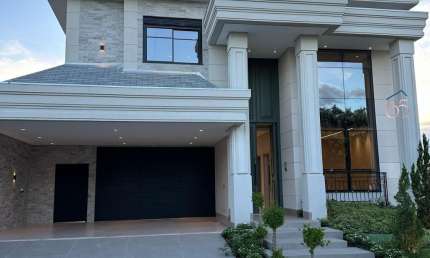 Lindo sobrado para venda no cond.Florais dos Lagos, por R$ 7.420.000,00