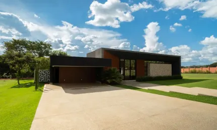 Casa Térrea de Alto Padrão - Condomínio Alto da Boa Vista